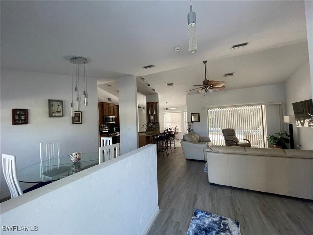 130 Se 44th St - Photo 4 of 25