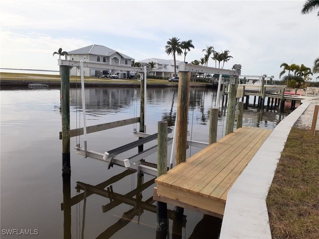 2585 3rd St - Photo 2 of 16