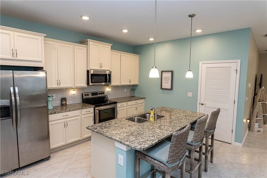 4431 Dutchess Park Road - Photo 5 of 28