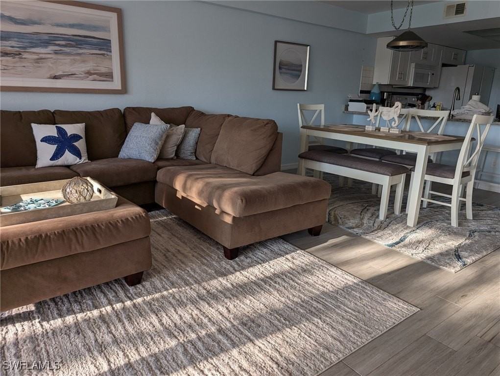 16100 Bay Pointe Blvd Unit 104 #104 - Photo 4 of 33