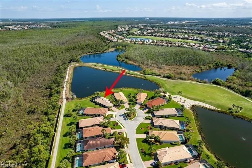 10092 Oakhurst Way - Photo 2 of 21