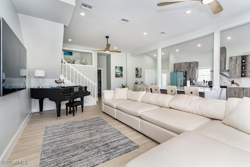 10440 Yacht Basin Dr - Photo 4 of 39