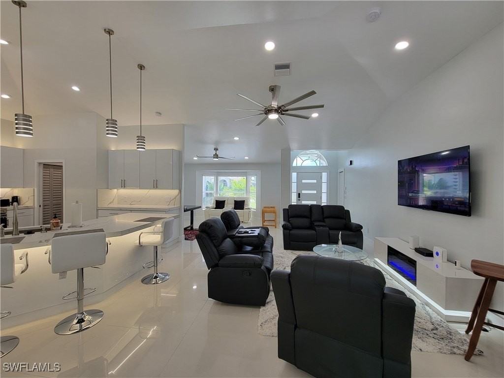 237 Sw 47th St - Photo 5 of 50