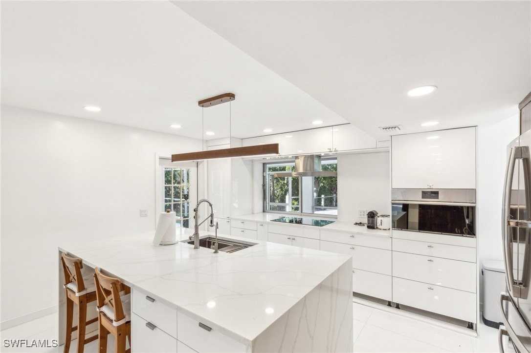 1182 Betmar Blvd - Photo 5 of 39