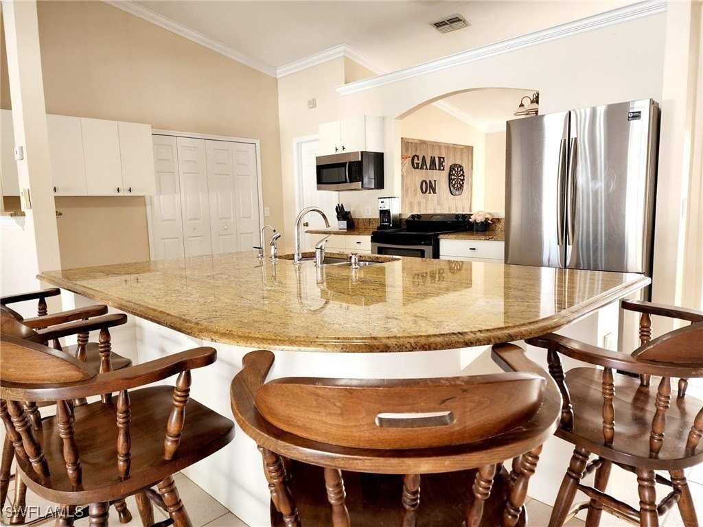 101 Nw 35th Pl - Photo 5 of 25