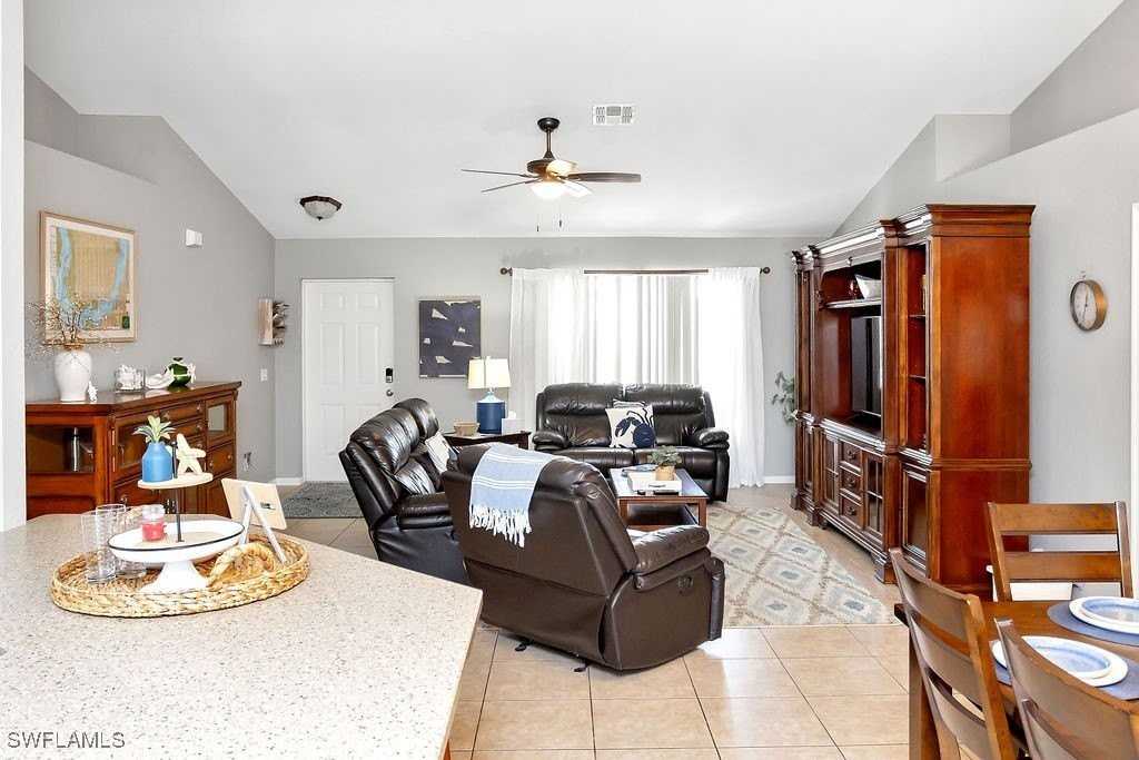 1006 Sw 11th Pl - Photo 4 of 46