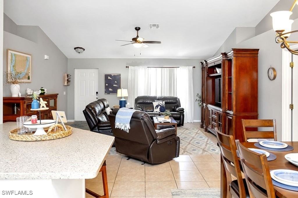 1006 Sw 11th Pl - Photo 5 of 46