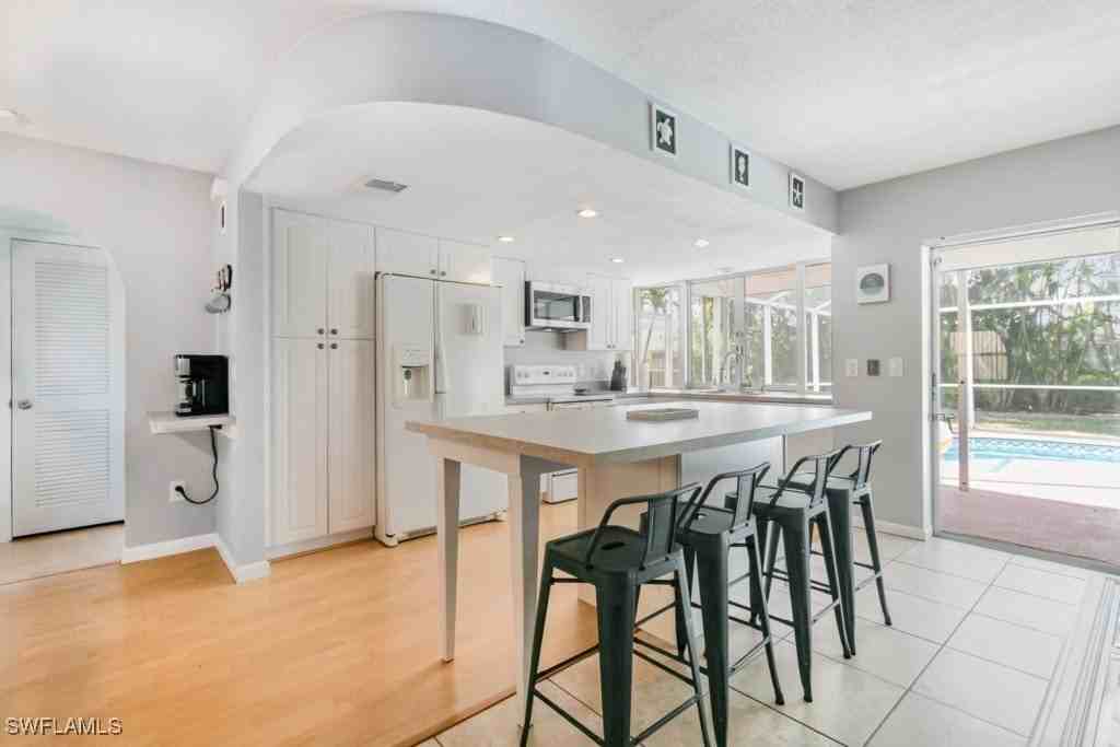 922 Se 25th Ln - Photo 7 of 26