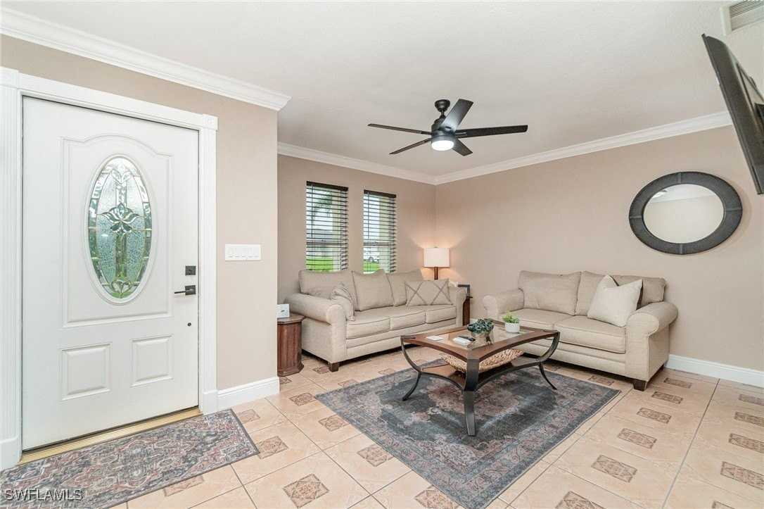 1825 Sw 36th Ter - Photo 3 of 19