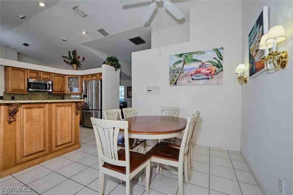 5507 Southwest 14th Place - Photo 3 of 22