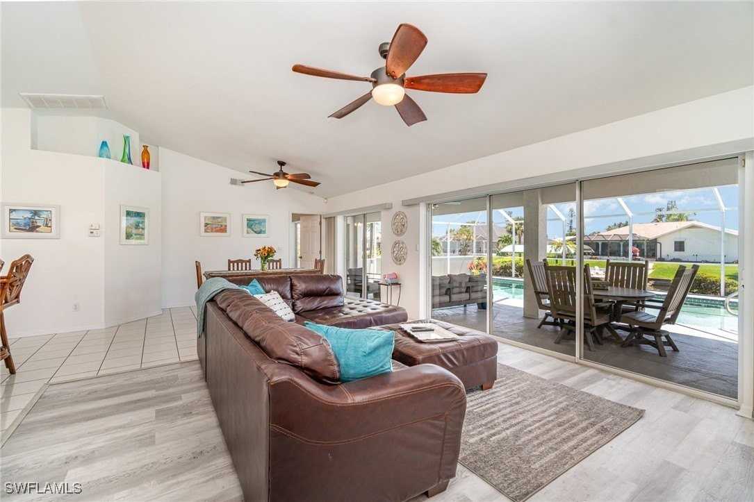 1308 Se 21st Ter - Photo 6 of 38