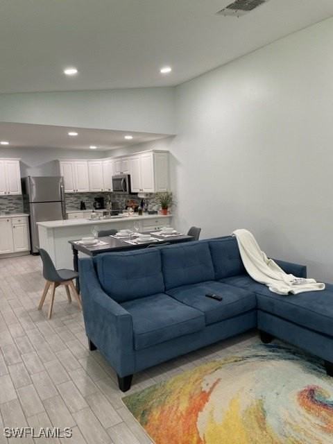 6396 Royal Woods Drive - Photo 4 of 13