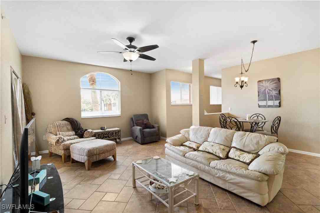 6361 Aragon Way Apt 202 #202 - Photo 4 of 27