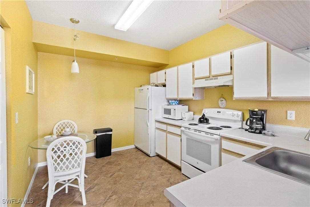 6361 Aragon Way Apt 202 #202 - Photo 5 of 27