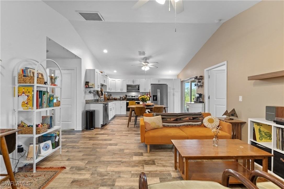 27433 Las Lomas Dr - Photo 3 of 21