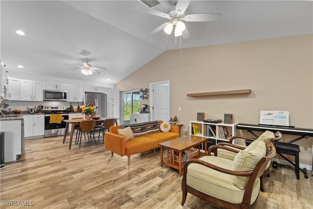 27433 Las Lomas Dr - Photo 4 of 21