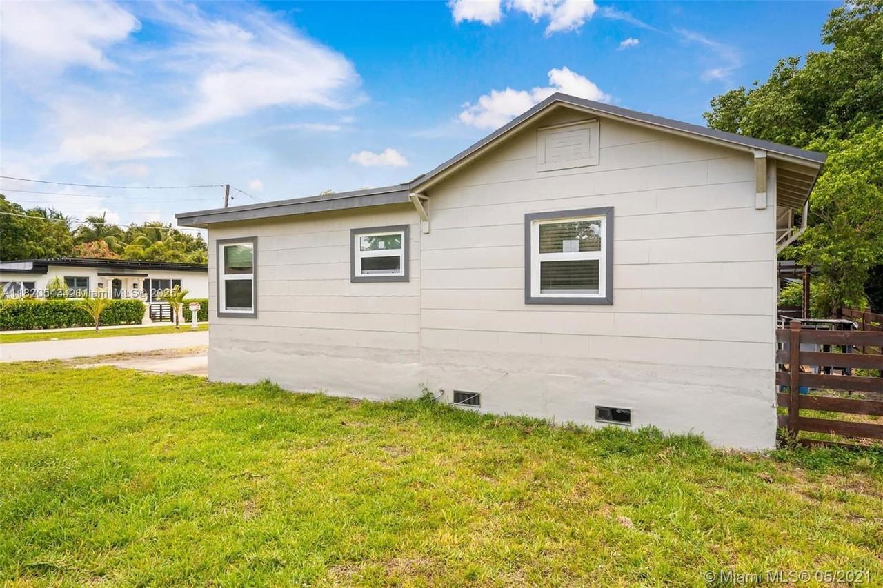 440 Nw 93rd St #440 - Photo 2 of 8