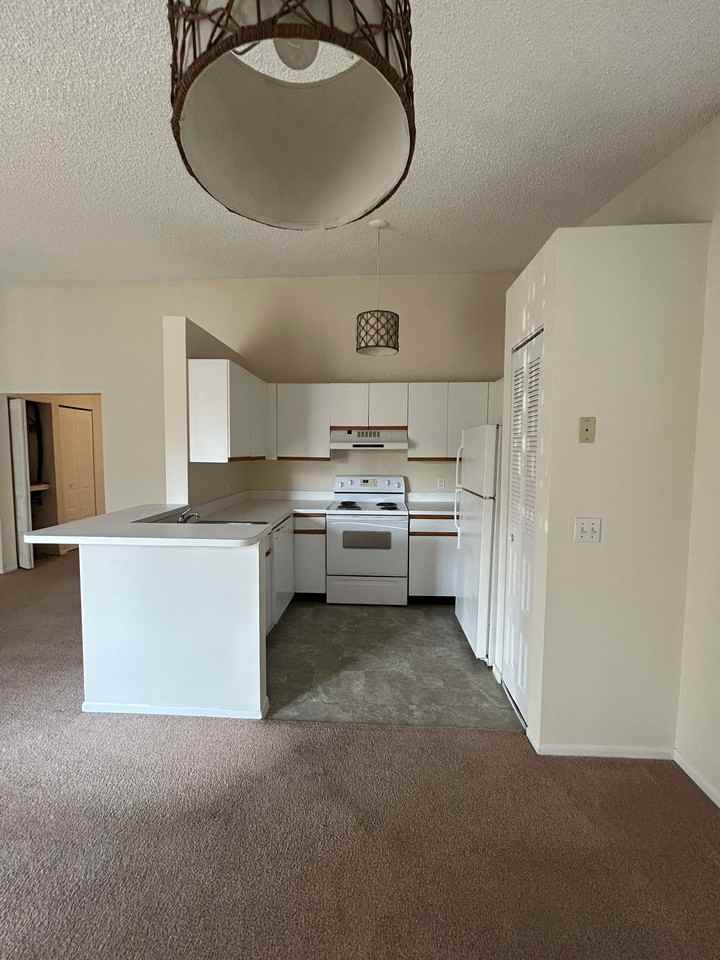 347 18th Pl Sw #347 - Photo 5 of 8