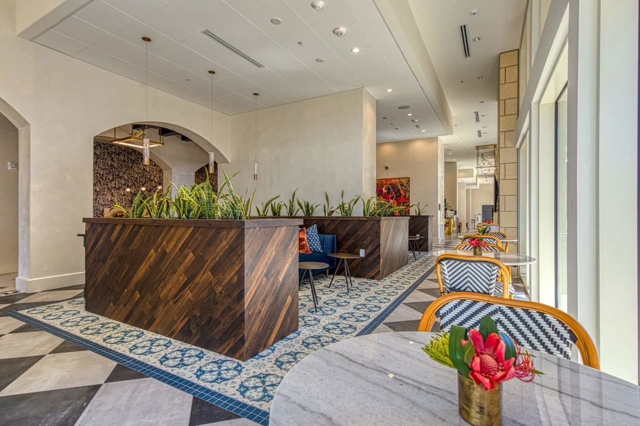 1209 Rosewood Ave - Photo 2 of 8