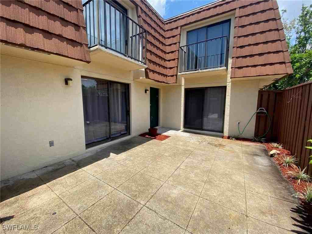 5239 Cedarbend Dr Apt 1 #1 - Photo 3 of 33