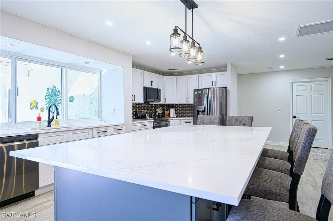 4715 Swordfish St - Photo 7 of 33