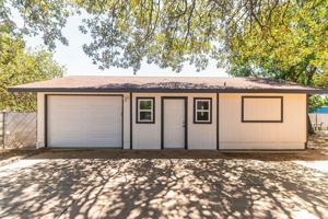 featured image of 124 E Castlebriar Dr