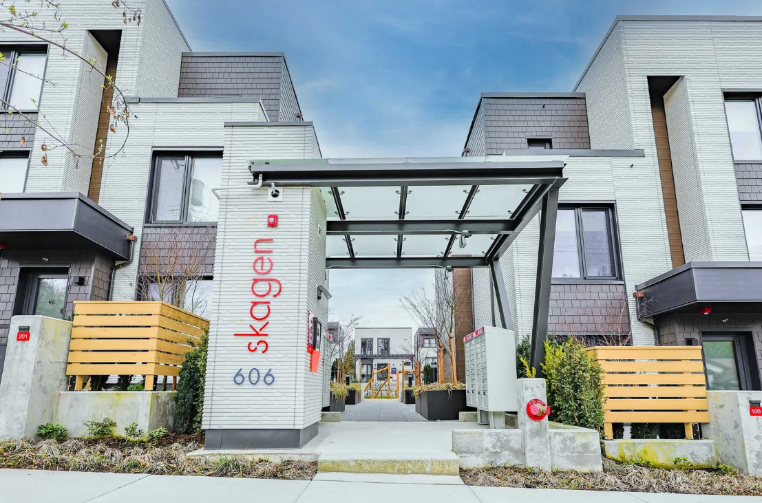 606 Foster Avenue - Photo 2 of 33