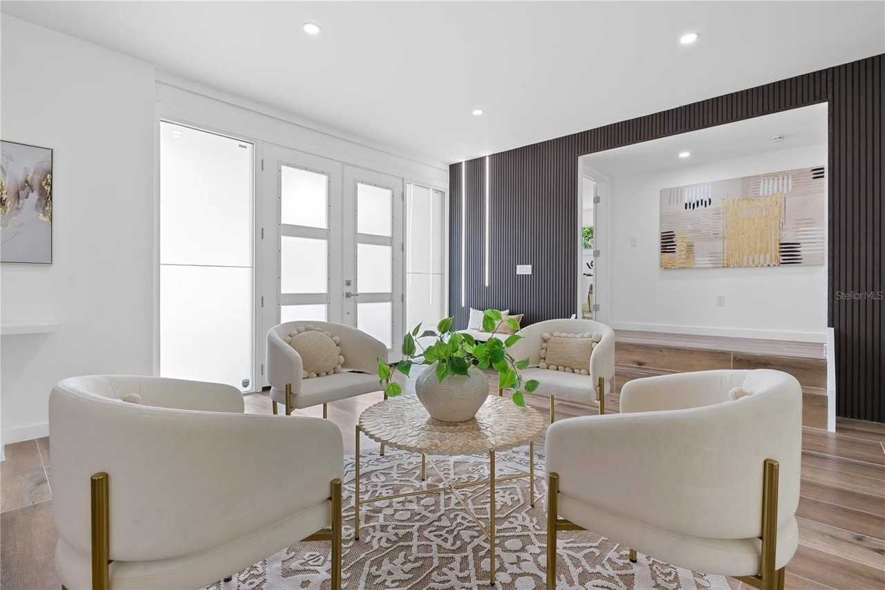 4879 Commonwealth Drive - Photo 7 of 45