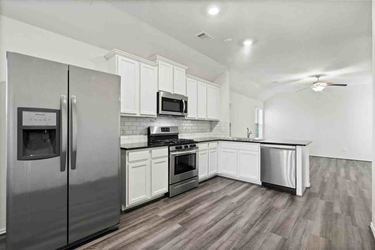 23724 Wood Green Terrace Dr - Photo 5 of 13