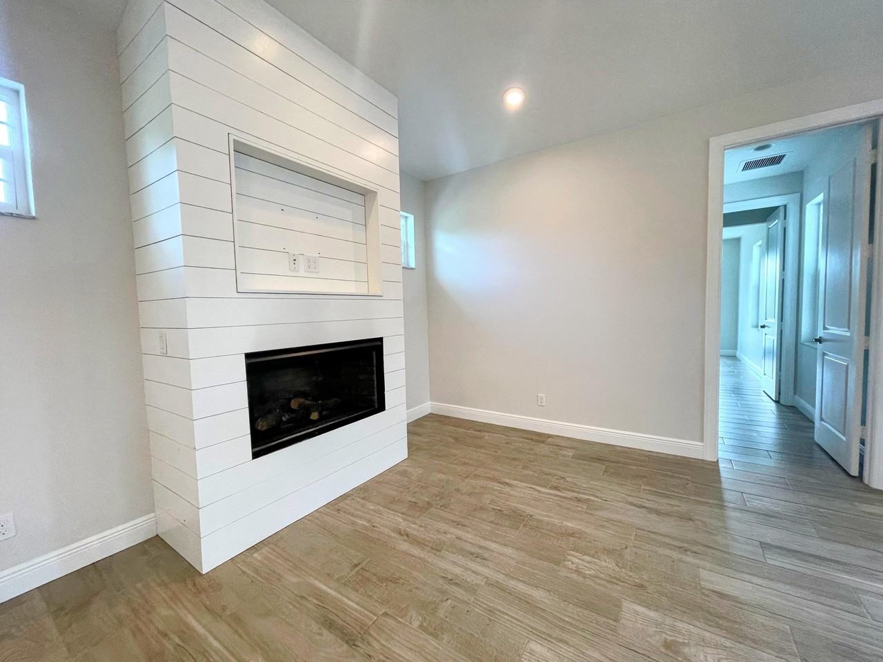 4980 Se Railway Ave - Photo 5 of 28