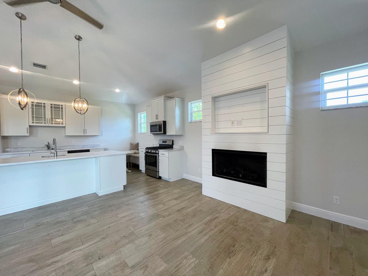 4980 Se Railway Ave - Photo 7 of 28