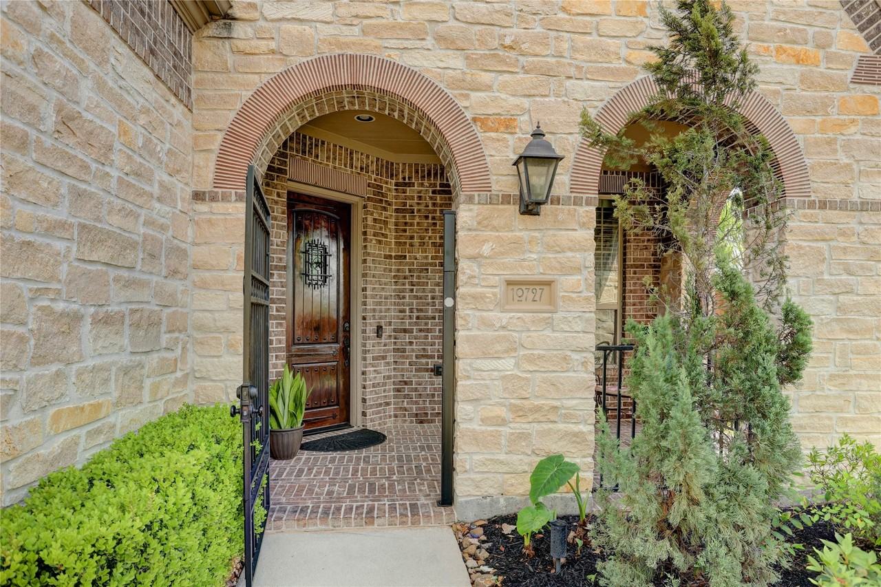 10727 Stone Isle Ct - Photo 4 of 50