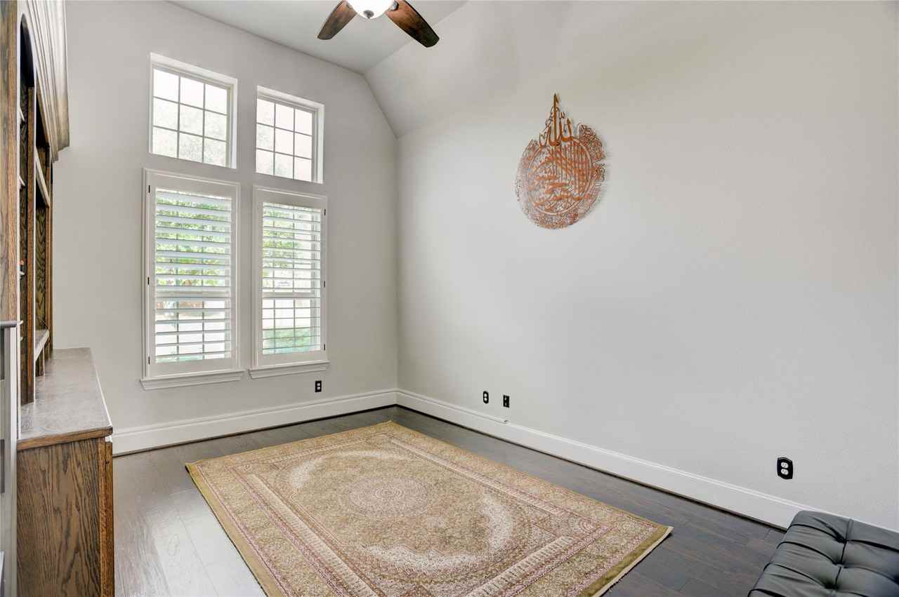 10727 Stone Isle Ct - Photo 7 of 50