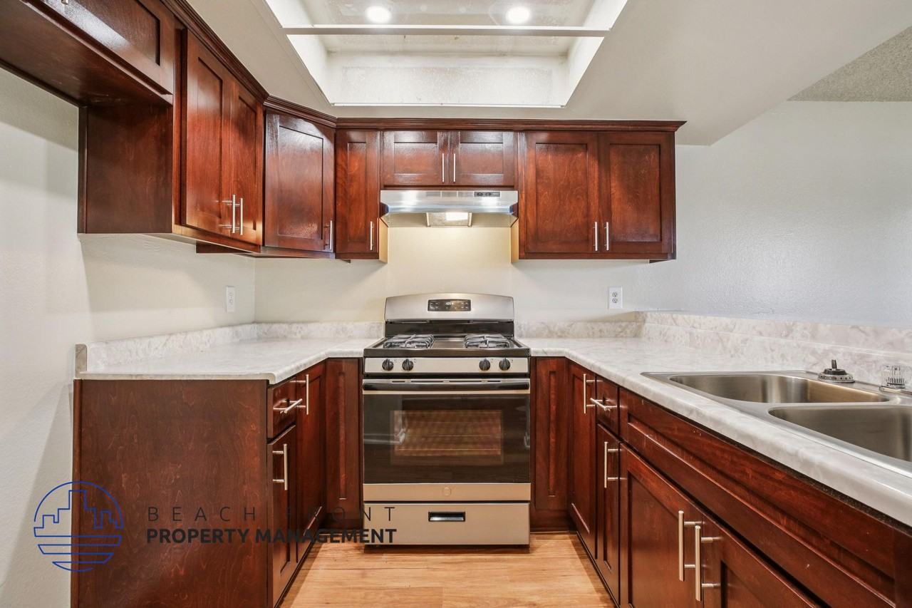 Ross Towers - Photo 3 of 50