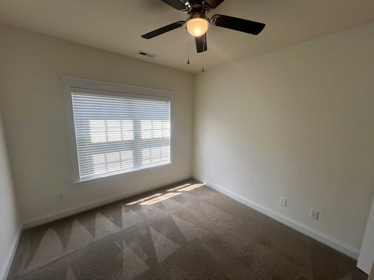 133 Church St - Photo 7 of 10