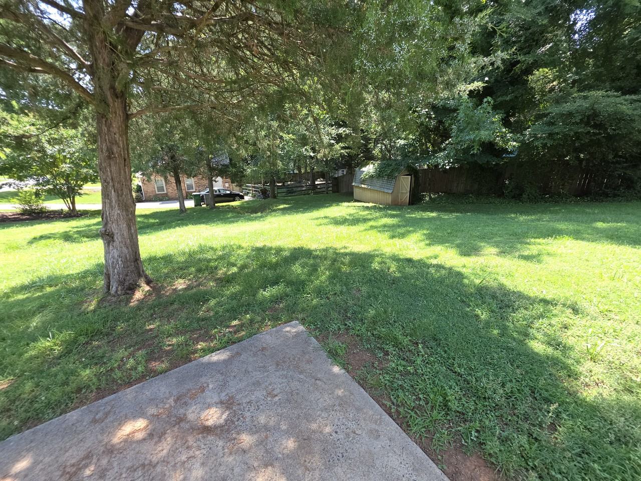 1301 Rock Point Rd - Photo 4 of 10