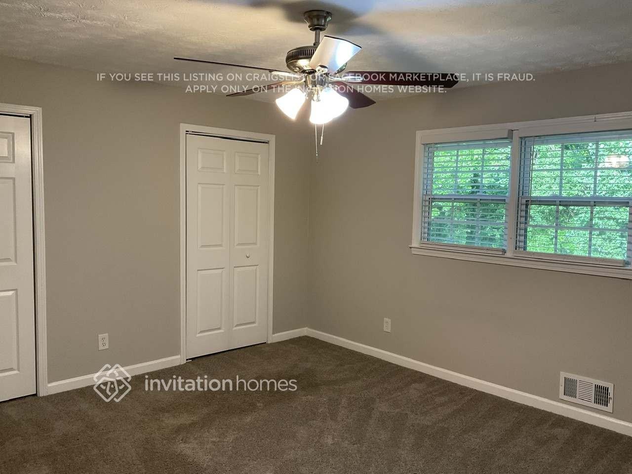 3269 Robin Hood Ln - Photo 7 of 13