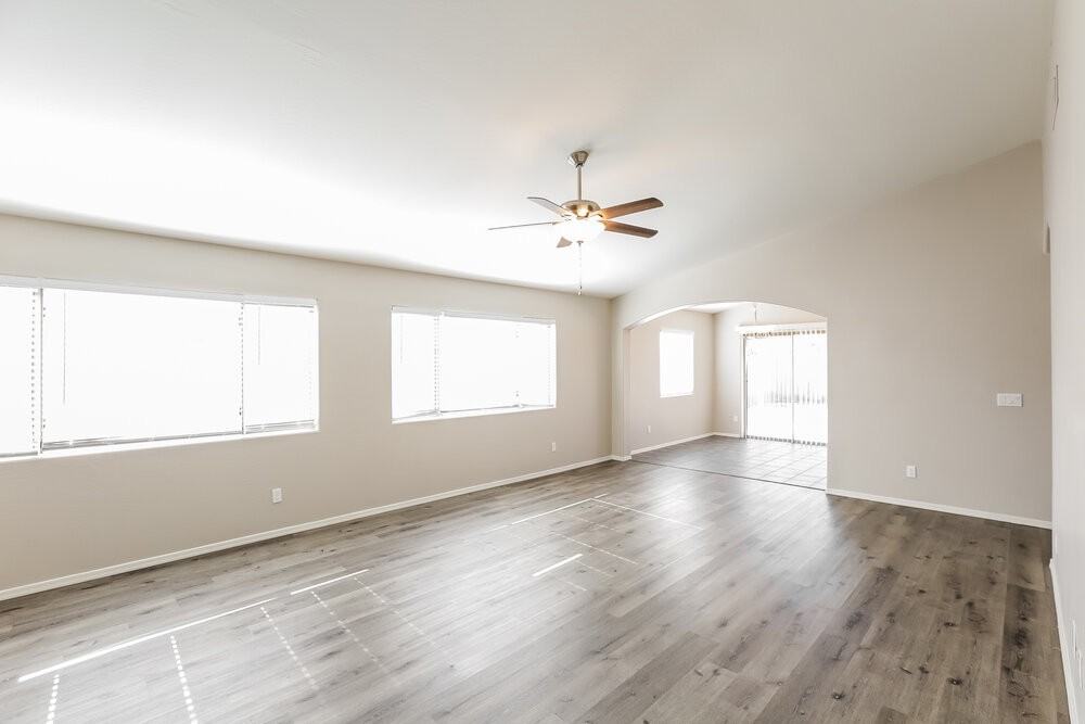 25739 W St Catherine Ave - Photo 4 of 16