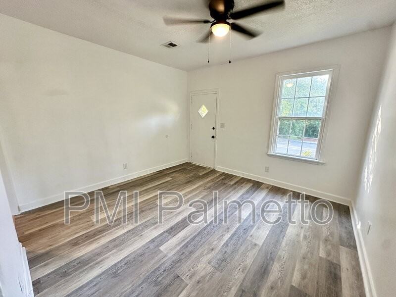 5412 N Main St - Photo 3 of 18