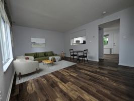 featured image of 410 E 15th St