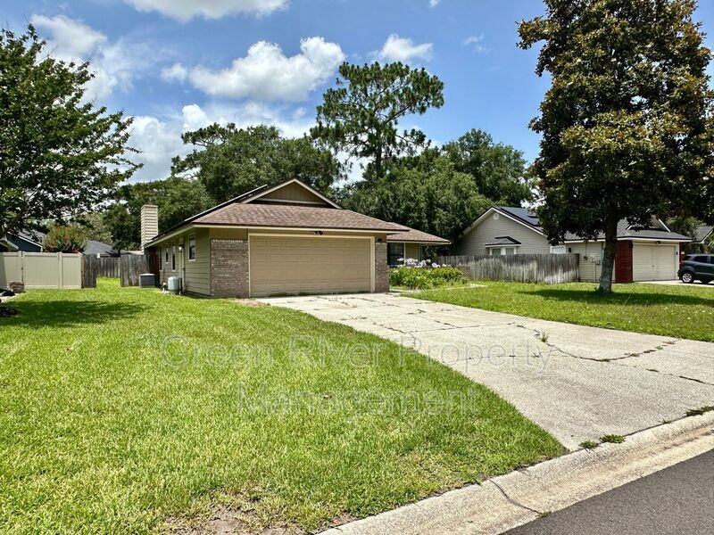 3288 Deerfield Pointe Dr - Photo 2 of 48