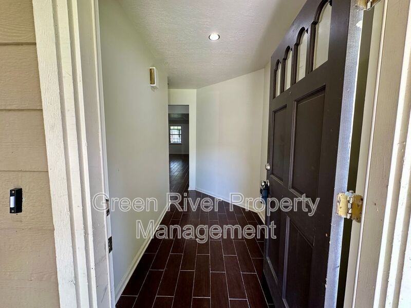 3288 Deerfield Pointe Dr - Photo 3 of 48