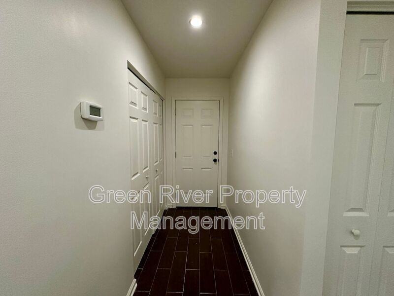 3288 Deerfield Pointe Dr - Photo 5 of 48