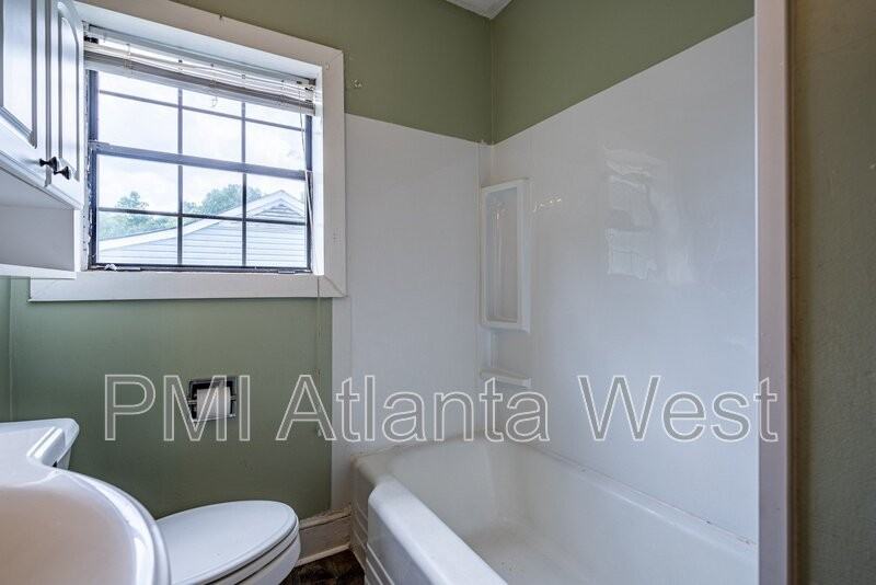 2990 Jonquil Dr Se - Photo 7 of 23