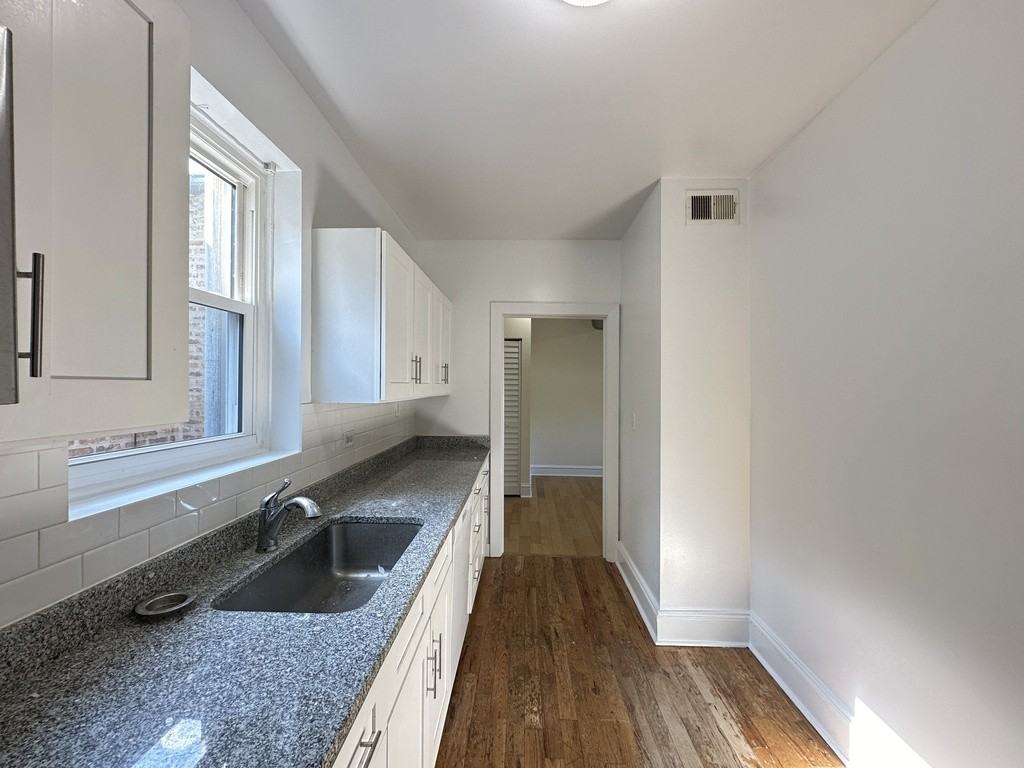 3533 W Fullerton Ave #3 - Photo 6 of 21