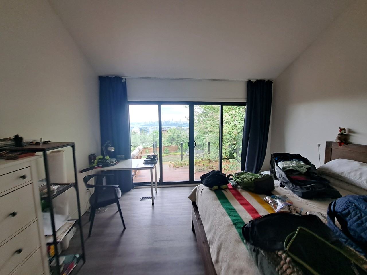 824 Anderson Crescent - Photo 2 of 21