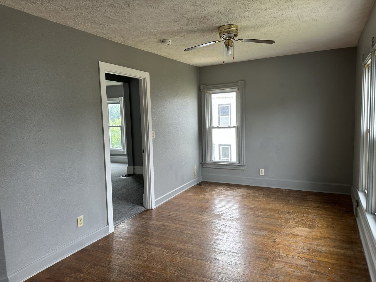 1108 1/2 S Carrol Ave - Photo 7 of 25