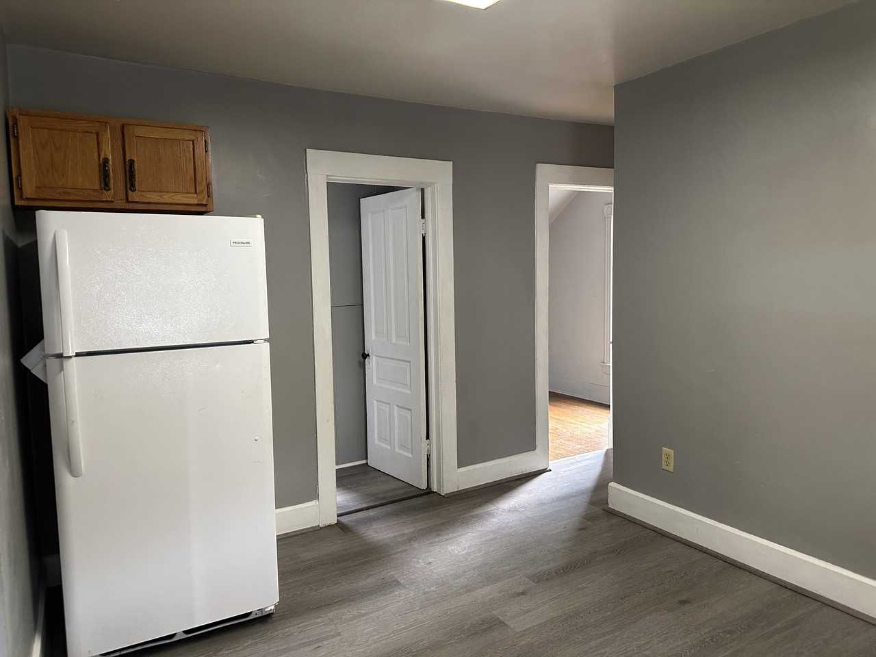 1108 1/2 S Carrol Ave - Photo 3 of 25