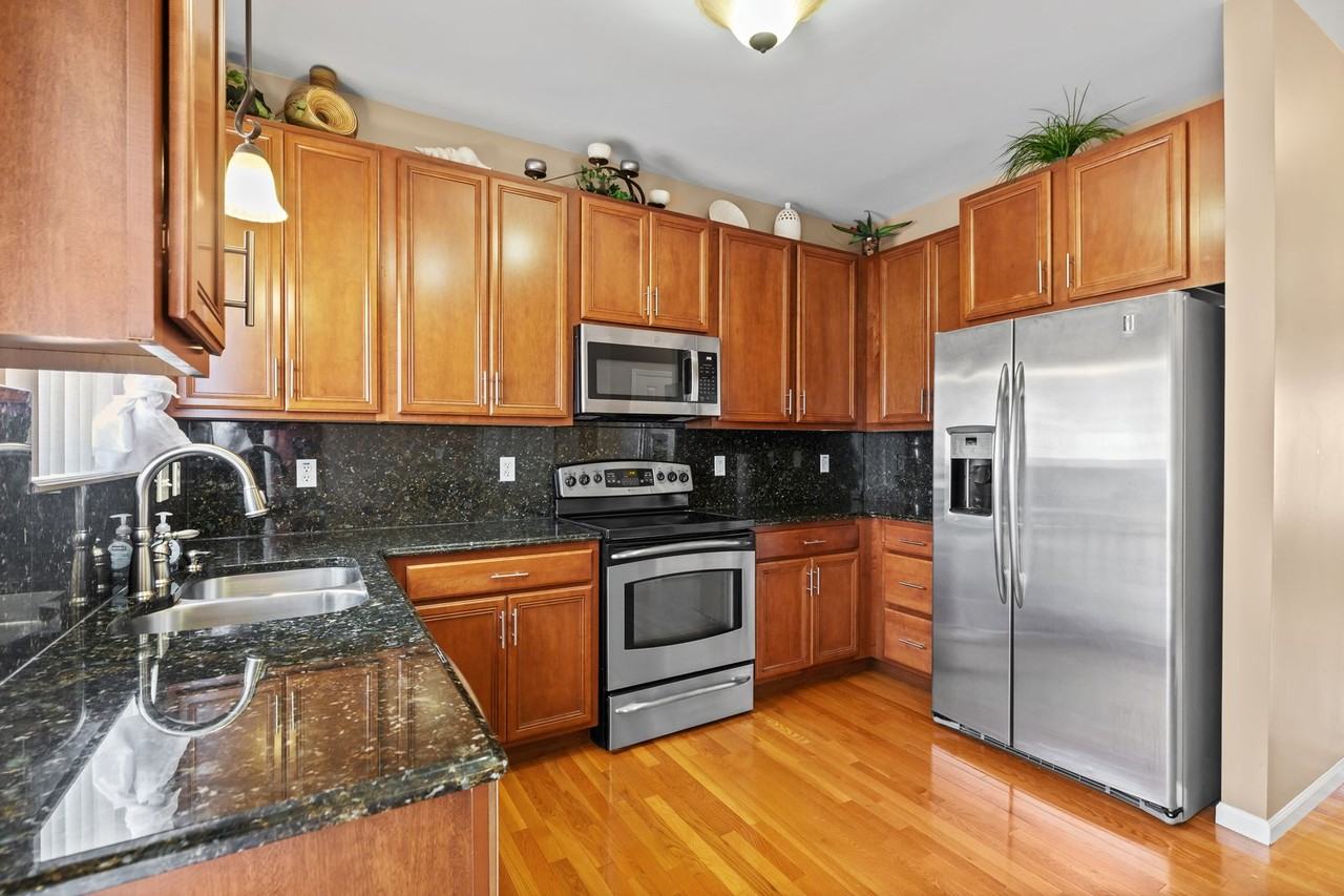 532 Hannah Way - Photo 3 of 26