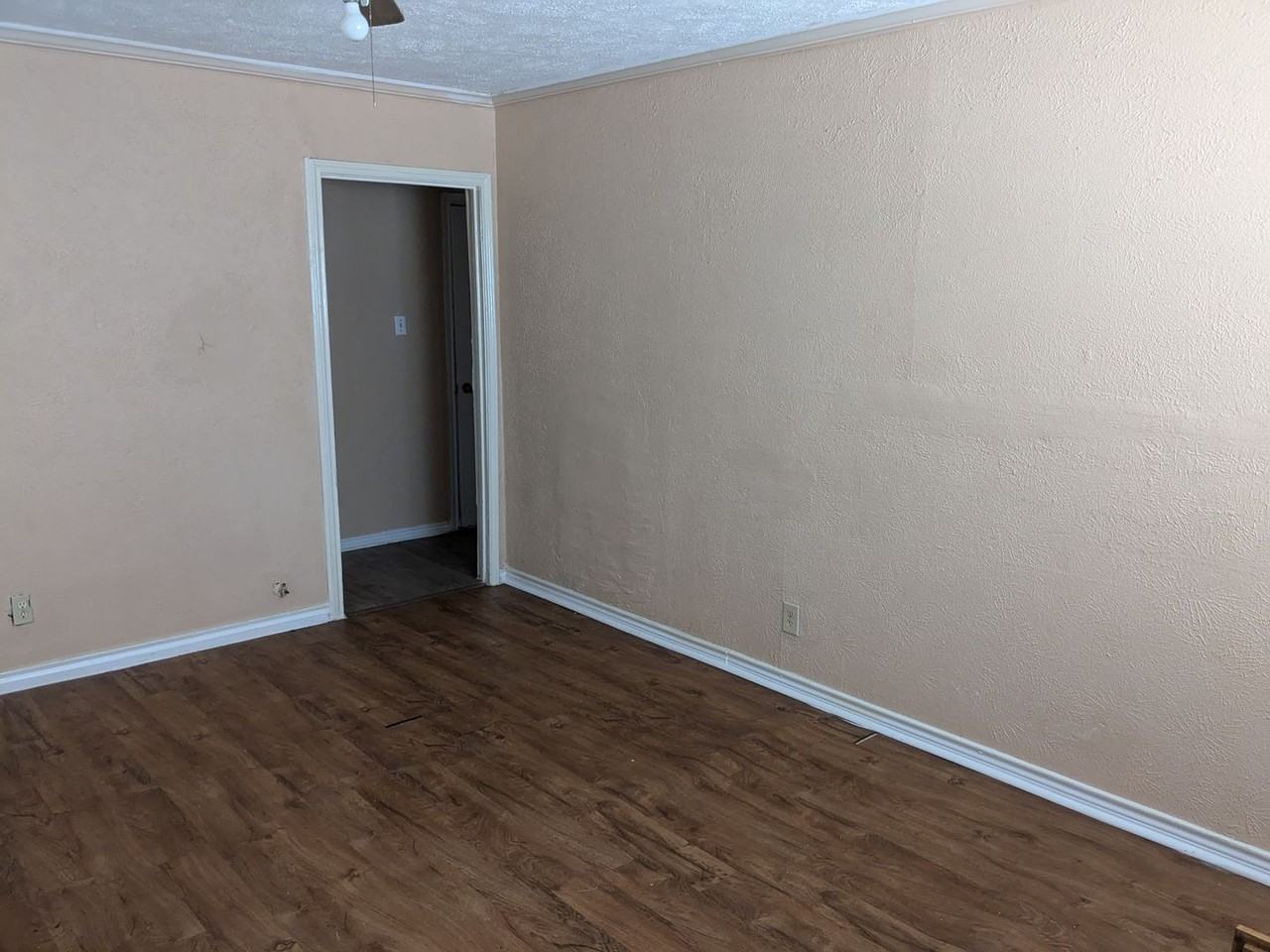 1809 S 3rd St - Photo 5 of 18